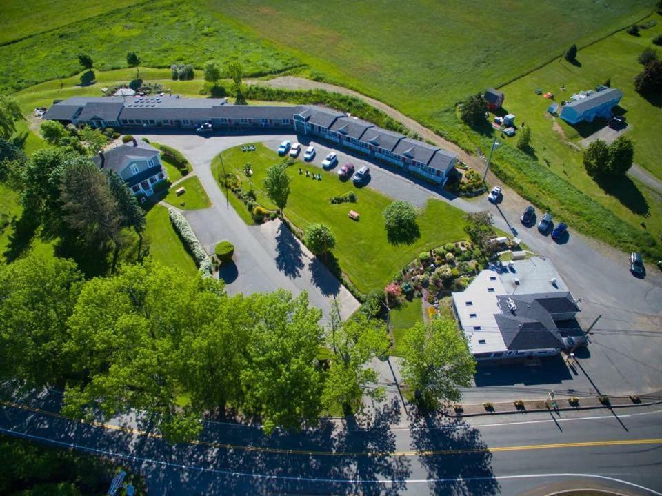 Evangeline Inn & Motel Grand pré Exterior foto